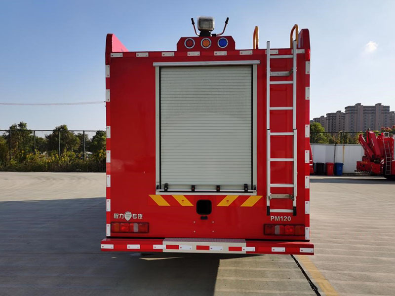 豪沃12噸泡沫消防車
